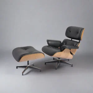 Back view of the blonde ashwood veneer shell on the black leather chair